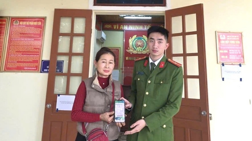 Trình báo công an khi tài khoản bất ngờ tăng 250 triệu đồng